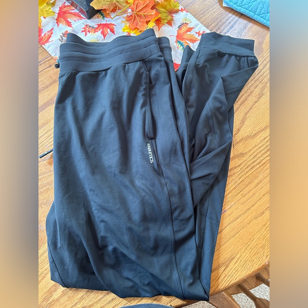 NEW WITH TAGS XL Fabletics cloud joggers